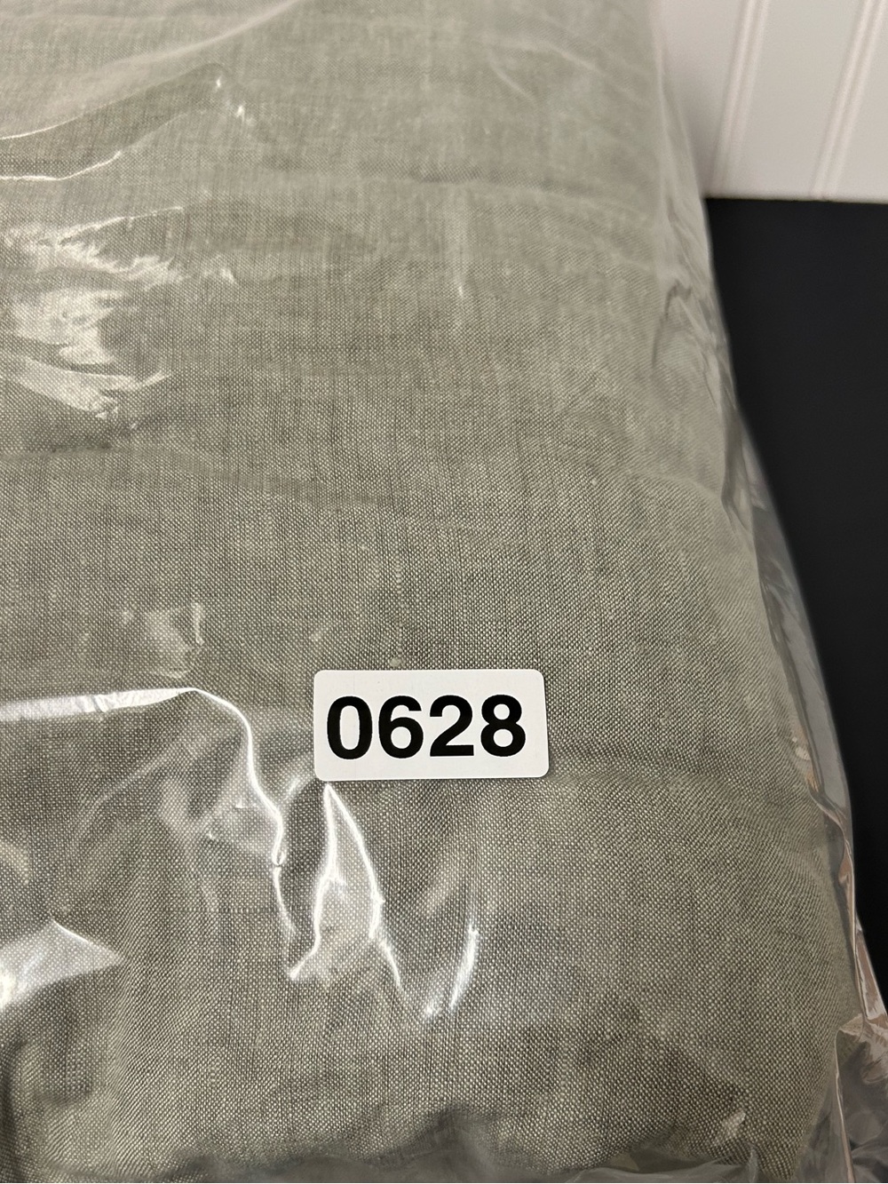 Pottery Barn Belgian Linen tufted quilt - Picture 2 of 4